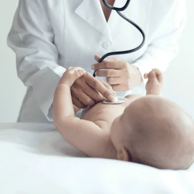 ¿Qué médico trata el hipertiroidismo en niños?